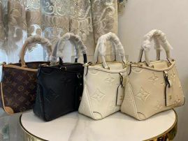Picture of LV Lady Handbags _SKUfw135327165fw